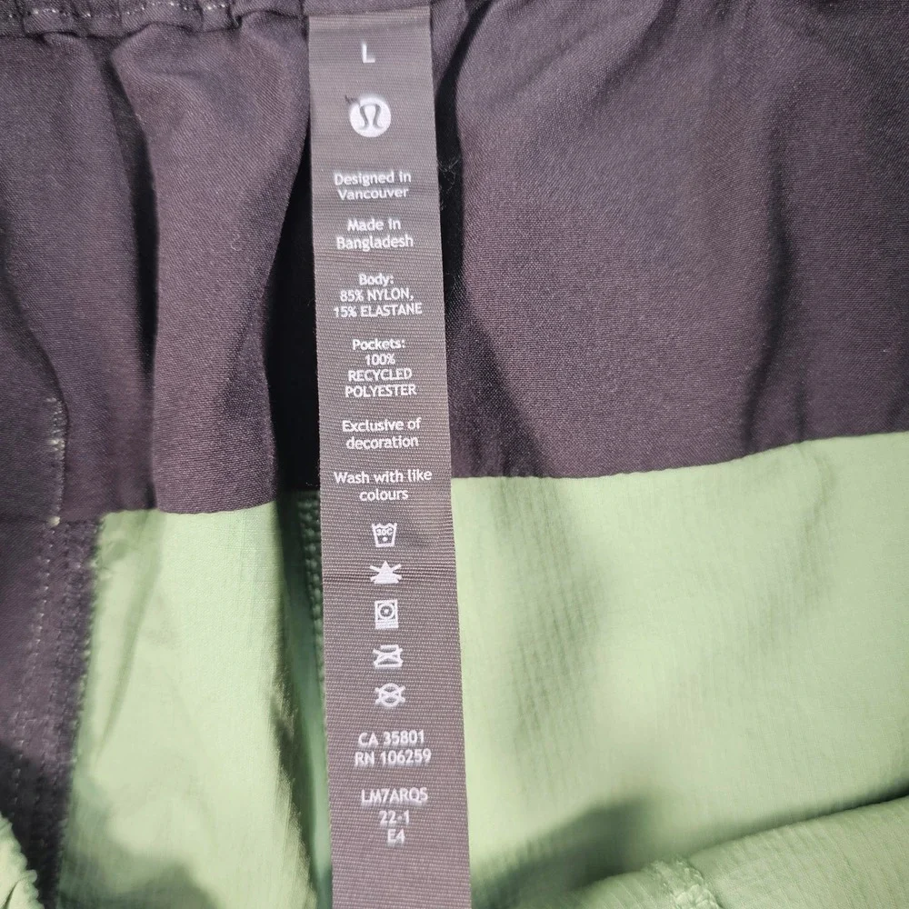 Lululemon Bowline Mens Green Ripstop Shorts LM7ARQS Size L Drawstring Elastic